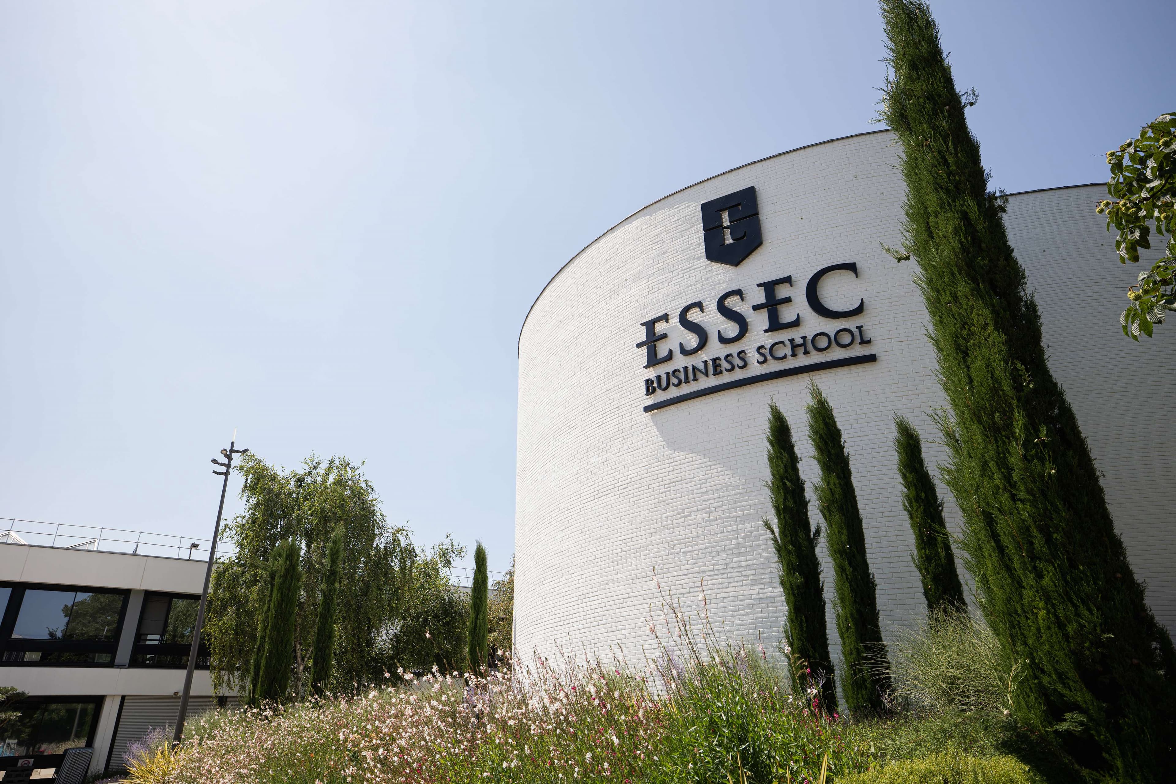 campus-outside-paris-cergy-essec